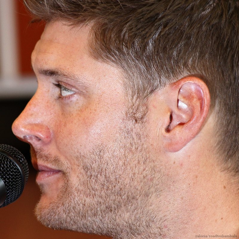 jensen ackles’ freckles, a cute thread