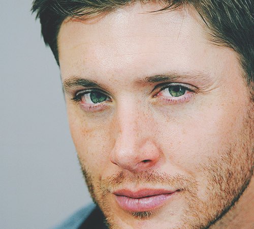jensen ackles’ freckles, a cute thread