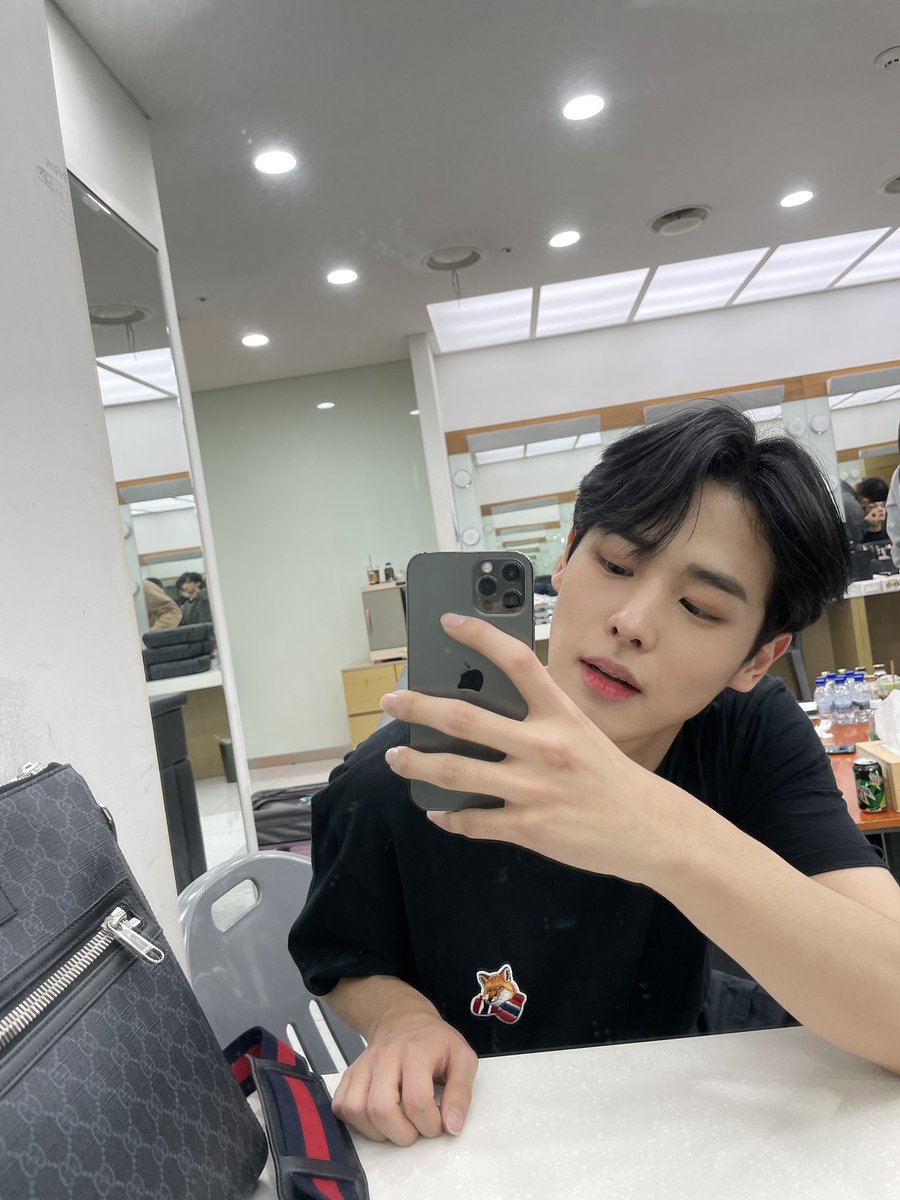 NewWorld_VICTON's tweet photo. [#병찬] 오늘 너무 재밌었어여
앨리스 ㅎㅎ 다들 하루마무리잘해욤🥰🥰🐥🐶 https://t.co/IeLiI9UEZB