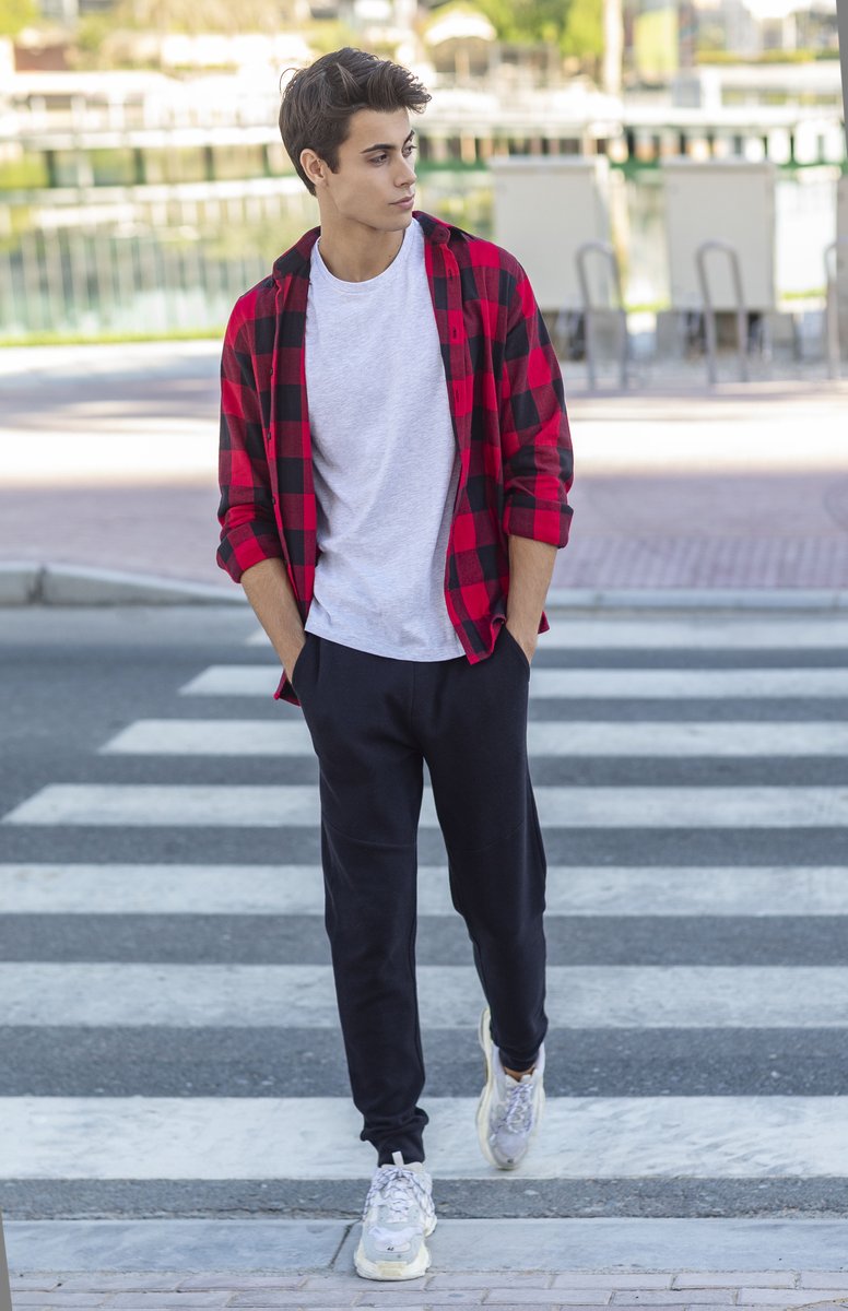 maxfashionMENA's tweet image. Checked print! 1️⃣ or 2️⃣?

Prices starting from: SAR 20, DHS 15, BHD 2, KD 2, QAR 15, OMR 2
#MAXMen #MyMaxStye