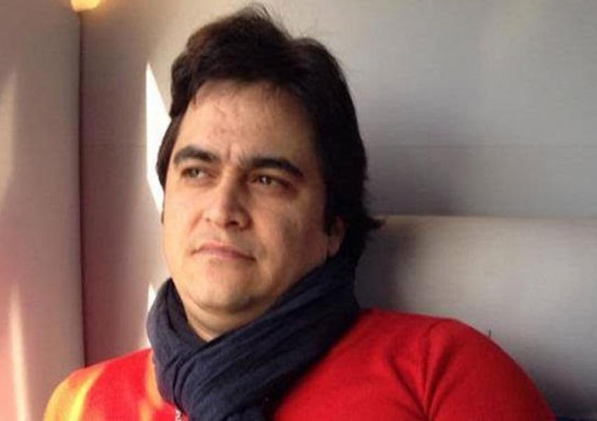 HananyaNaftali's tweet photo. Today the Islamic regime in Iran EXECUTED anti-regime Iranian journalist Ruhollah Zam, who was convicted of encouraging the anti-government protests in 2017. 

This is a sad day for humanity. Rest in peace. The days of the Islamic regime are numbered. #Iran https://t.co/xZEQ49Y2dr