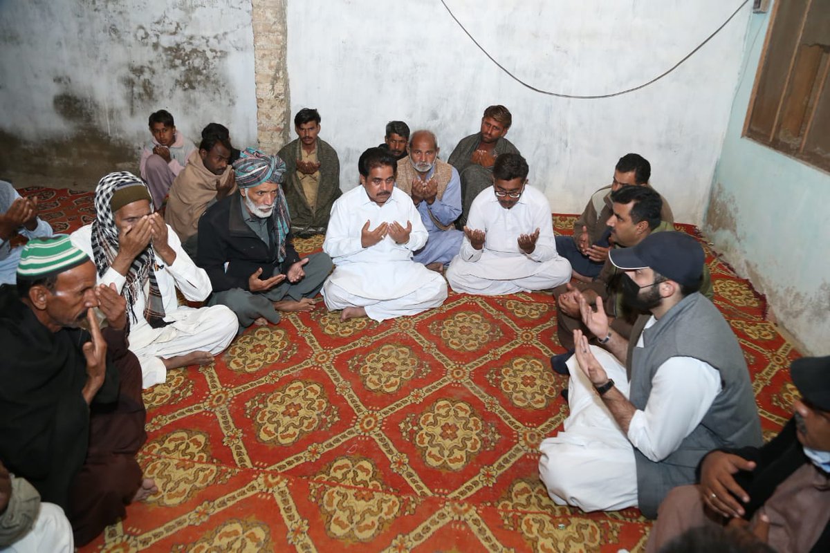 Munwar_Kaleri's tweet photo. Today @rawalsharjeel Sb offered condolence with Sipio Comuniti in Uc Moosa Khatian #HydRural #PS63. Along with Info Sect #HydRural @IsmaeelWassan Sb @aijazalikhos Sb & other Notables https://t.co/1Pub4H1rnK