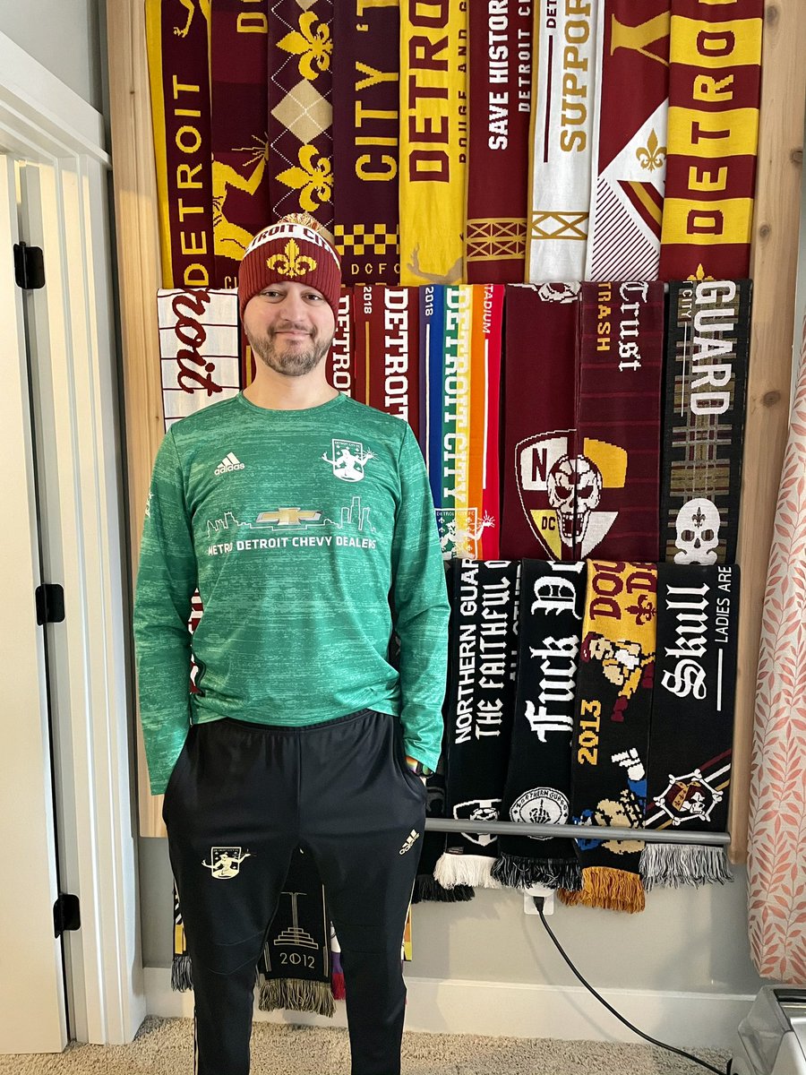 I’ve been saving the best for last! This kit is my absolute fav of all time...maybe I’m partial to green!  Here we have the long sleeve ‘20 Goalie Kit. There’s great depth to the pattern, and it’s Green and White!   #DCTID