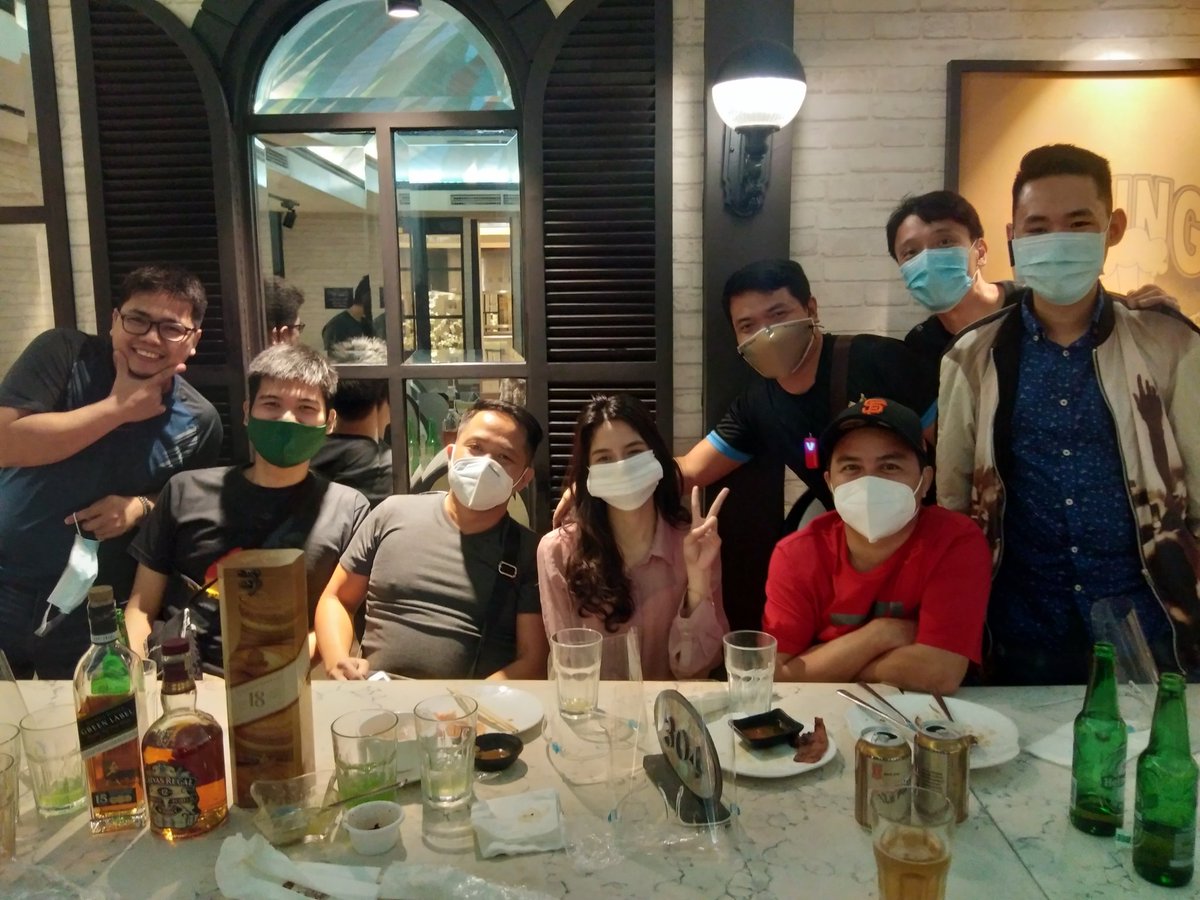 Daojeth's tweet photo. Done attending whisky session @ SMJazz with sir Jem Francisco and Classmates
#CIProgram
#TeamPayamanngPayaman https://t.co/P4hdZbuRXe