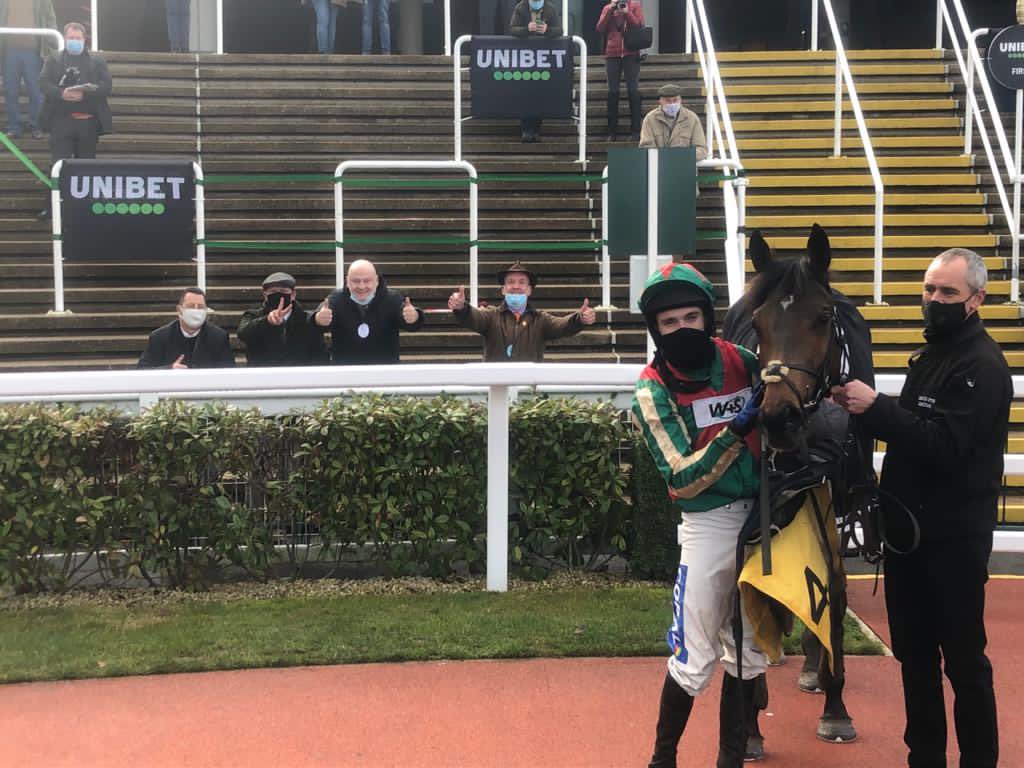 A super performance and round of jumping from our 3yo Adagio to win the opener @CheltenhamRaces today powering up the hill under @tommyscu. #moretocome #saturdaywinner #happytrainer