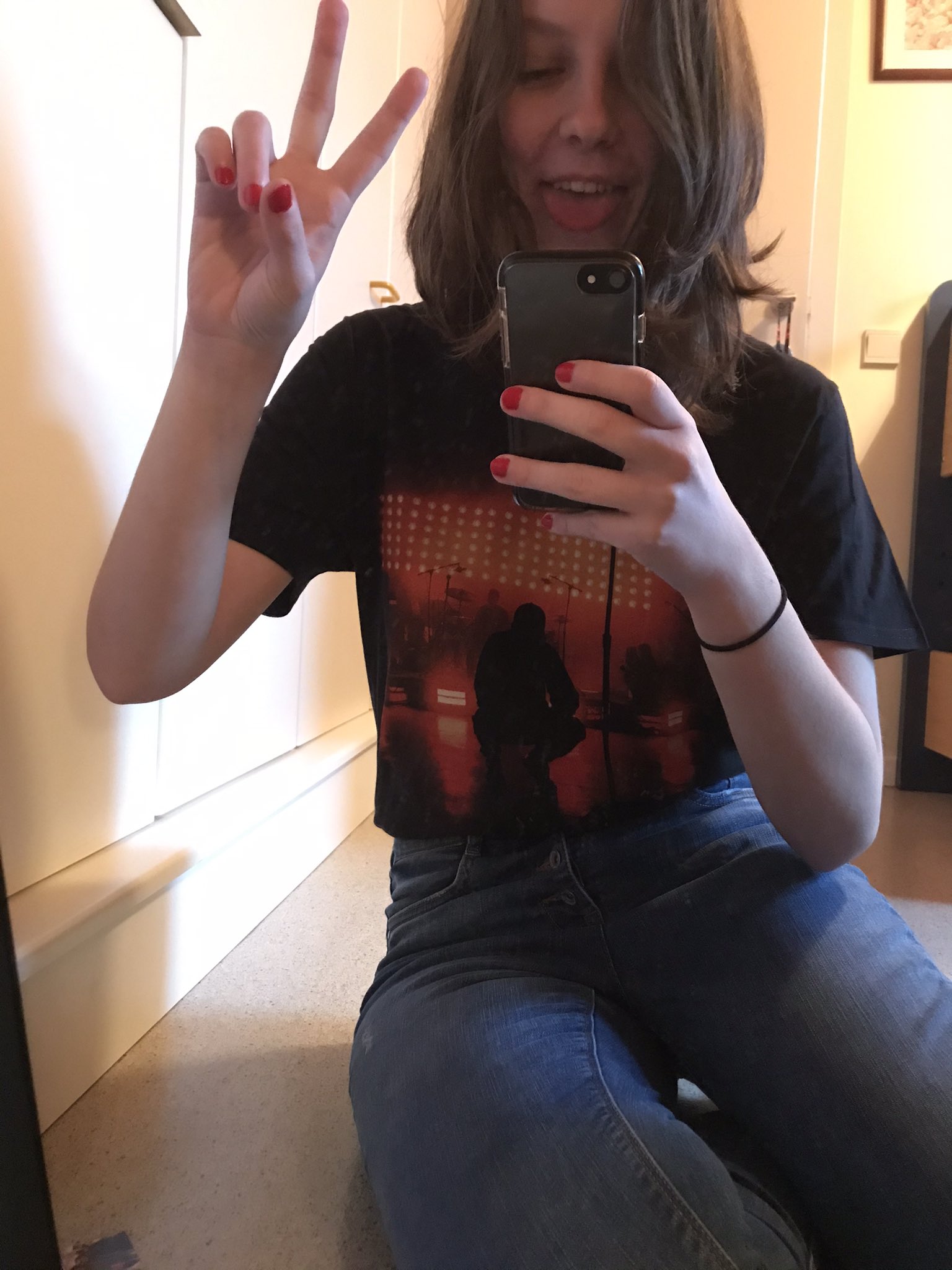 Happy Birthday to me  I m so ready for the livestream tonight!!   