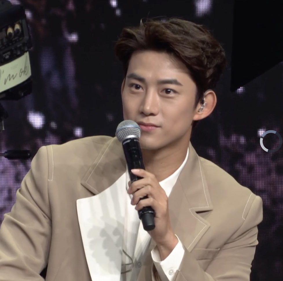TaecyeonChina's tweet photo. 哥哥今晚真的太帅了😢期待能快快在线下见面！

#TAECYEON #택연 #玉泽演 https://t.co/WmPEcZl7Sj