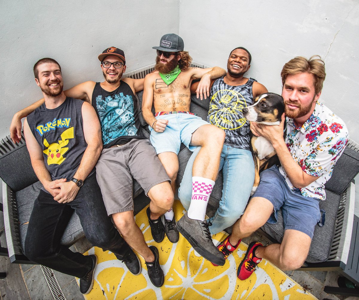 dzdmusic's tweet photo. December vibezzz with Holly Dog

#rockreggaebirthdaysuits #globalwarming #dcchillin https://t.co/yXIqzHd6a7