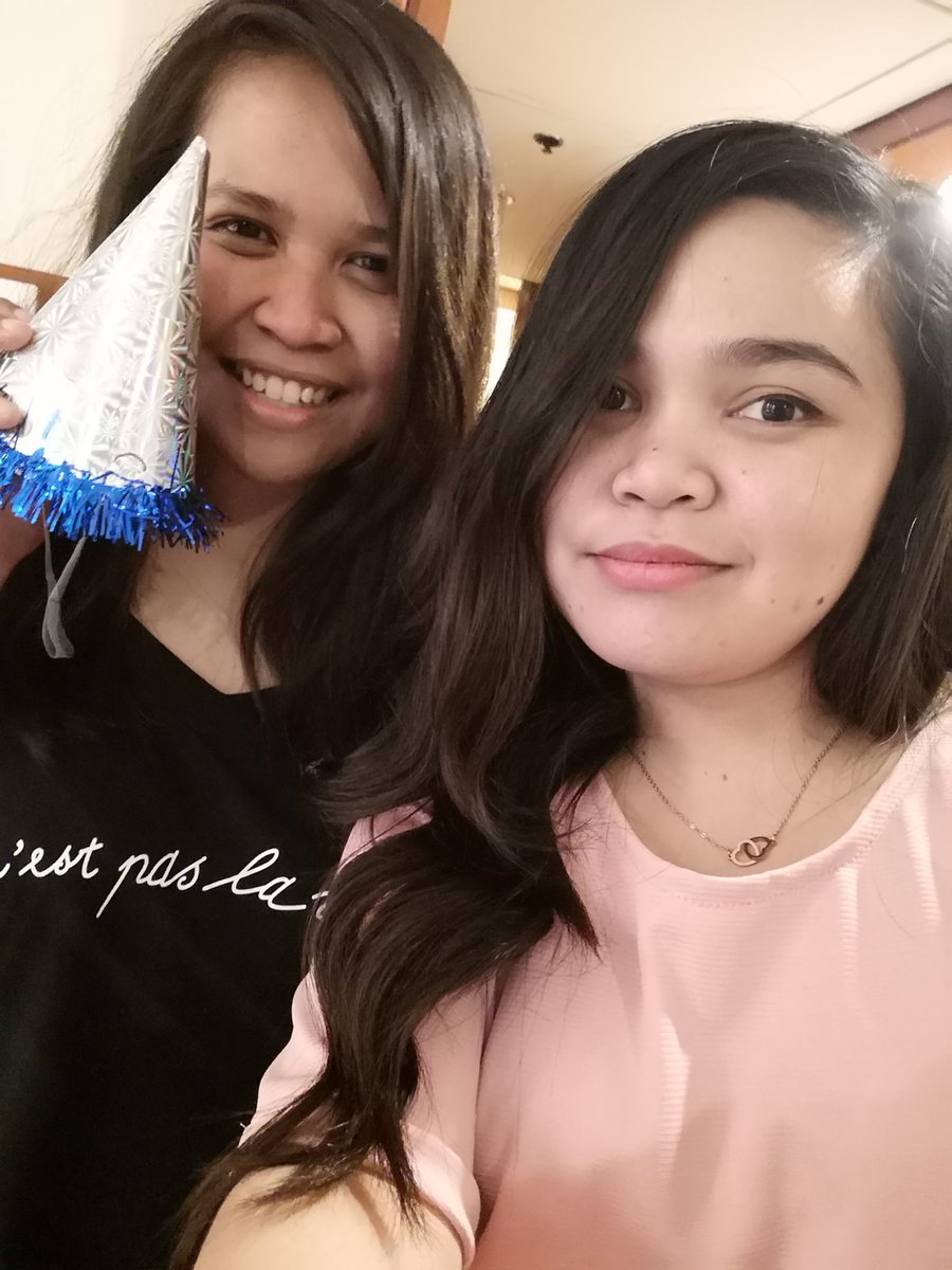 yyensane's tweet photo. Happy birthday, auntie @reoerica love youuu 💙 https://t.co/3218VziJKr