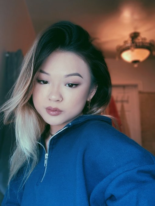 hold my hair while I suck your dick https://t.co/IotHjFlLGG