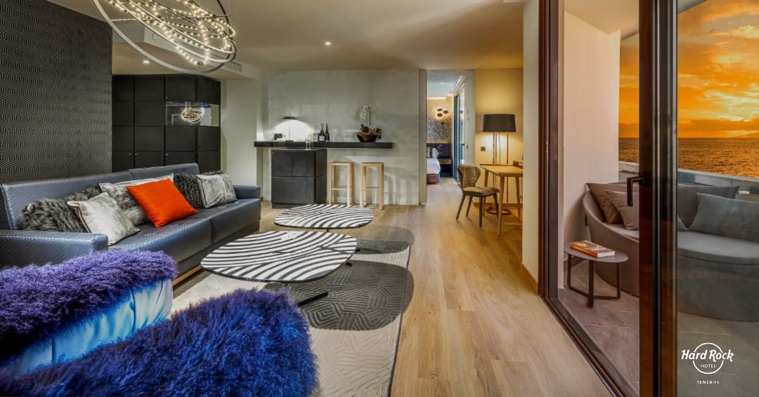 Next holidays rest at our dreaming suites at Rock Royalty Level with the best views of the Atlantic Ocean.
⭐️🌊🖼️
Tus próximas vacaciones descansa en las suites de ensueño de Rock Royalty con las mejores vistas del Océano Atlántico.

#HRHTenerife #HardRockHotel