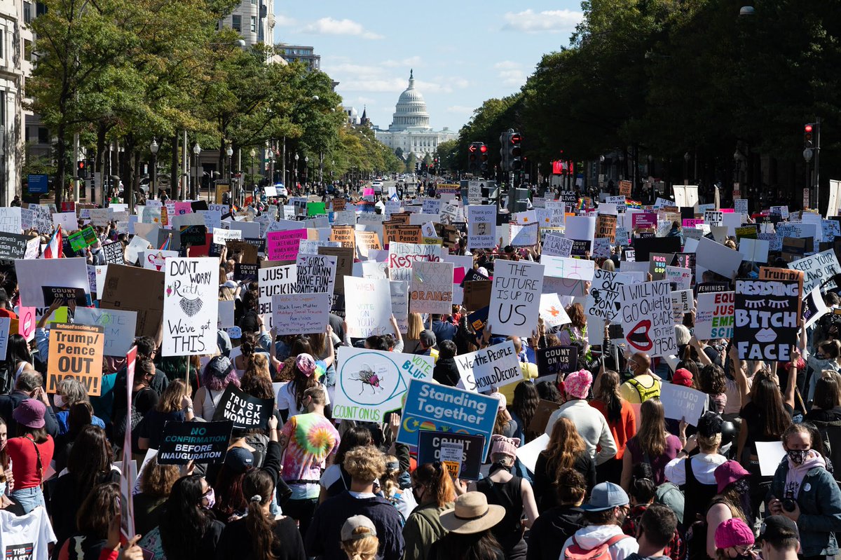 aletweetsnews's tweet photo. Two vastly different scenes down Pennsylvania Ave. taken from the same vantage point almost exactly two months apart: the MAGA march happening now, and the Women’s March in mid-October building momentum to vote out Trump. https://t.co/Hqsq1aHI8T