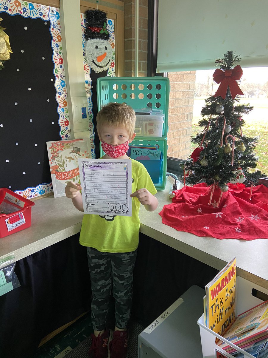 Shoup_BushES's tweet photo. We spent the morning writing letters to Santa and found a secret mailbox to send them in! Thanks for the help Mrs. Mason 🎄🎄 https://t.co/yNnbS0SSPz