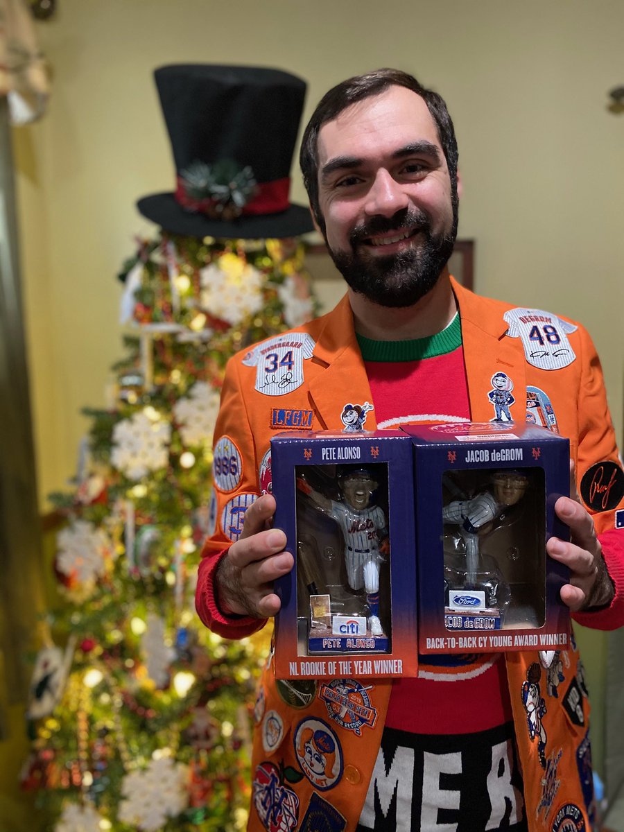 patchmanphil's tweet image. @StevenACohen2 @alexmomof5 So glad to meet my new #mets uncle. Thanks for the chat and the bobbleheads. Happy holidays! #patchman #MetsTwitter
