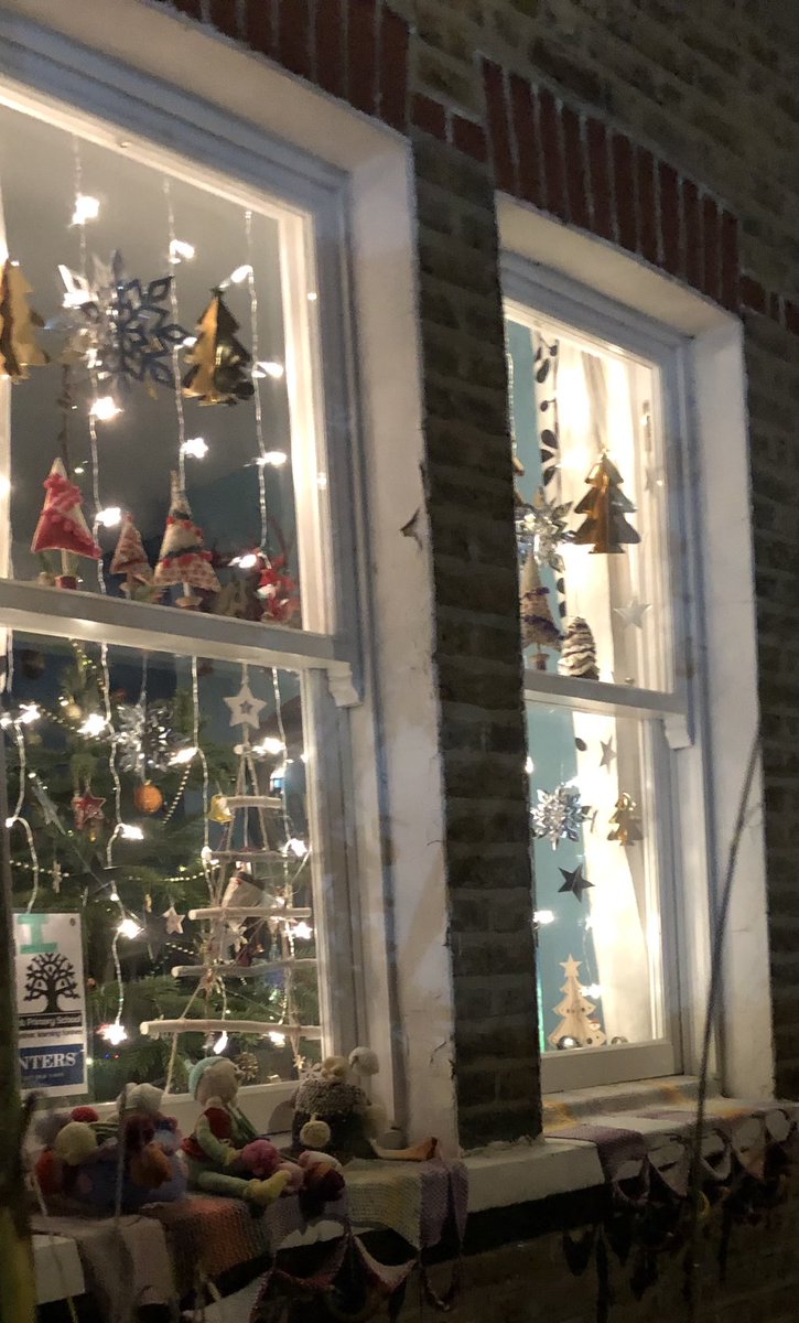 DinkyDotSE23's tweet photo. We’ve had a lovely evening doing the Perrymount winter wonderland window trail-secret message identified 👍🏼 @PerrymountPri https://t.co/7ue7lqyAu1