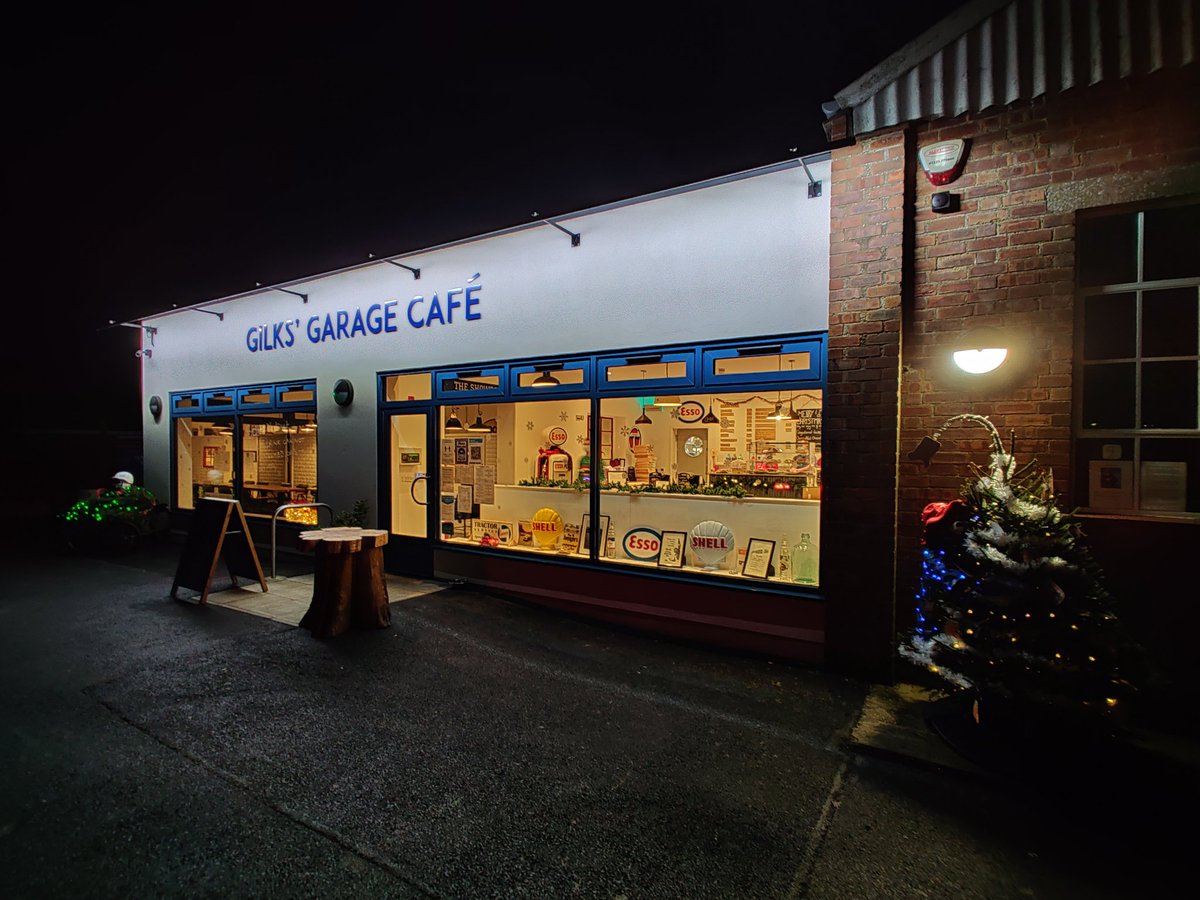 Great to see @gilksgaragecafe open and keeping the residents and visitors to the <a href="/kinetonxmastree/">KinetonXmasTreeTrail</a> fed and watered on these cold winter nights! <a href="/Kinetoninfo/">Kineton.Info</a> <a href="/kinetonbiz/">Kineton.biz</a>