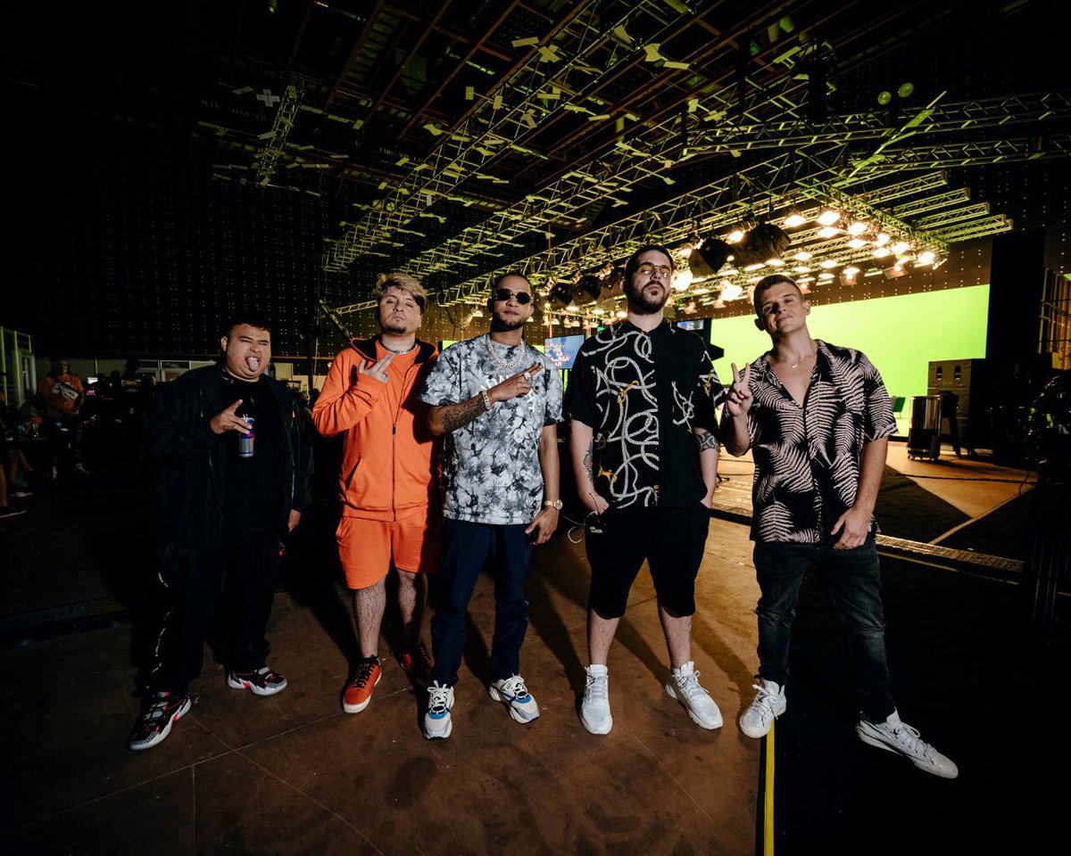 El jurado está listo en redbull.com/batalla Atentos a <a href="/JonyBeltran_/">BATTLECAT BELTRAN</a>, Blazzt, @MozartLaPara, @MuphasaMC y <a href="/SmoothArkano/">Arkano</a> en la Final Internacional de #RedBullBatalla 2020