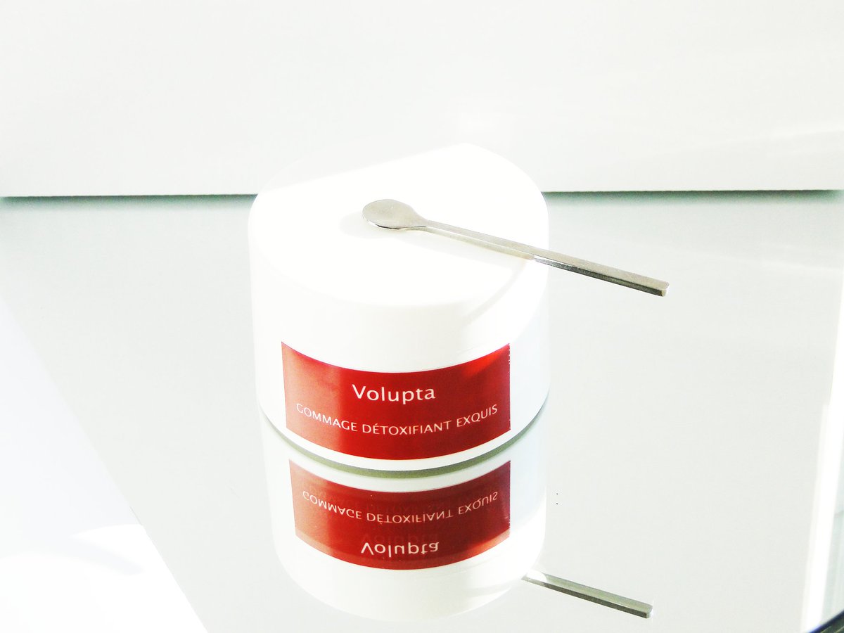 voluptatherapie's tweet photo. Volupta Suisse, Maison de voluptathérapie.
#voluptatherapie #gommagecorps #coffeetime #elegance #art #poetry #poesie #luxurylifestyle #spaathome #swiss #gastronomie  #gourmandise #skincareroutine #swissness #Sustainability #SustainableBusiness #beautifulskin #love #passion https://t.co/giTi3KtZcv