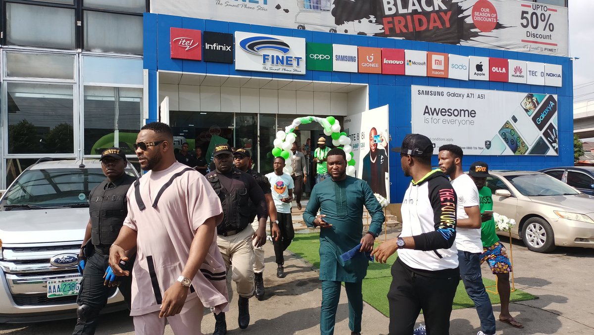 FinetMobile's tweet photo. Our Customers had an happy hour with Ninalowo Bolanle during the #InfinixNote8MeetAndGreet
It was nice having you around Man of Grace. https://t.co/whqFUFlC9I