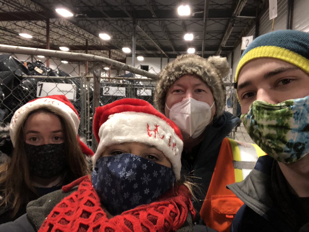 pguestYEG's tweet photo. @SantasAnonymous delivery days is a little different these days... #yegsantas https://t.co/AvHmxubA9E