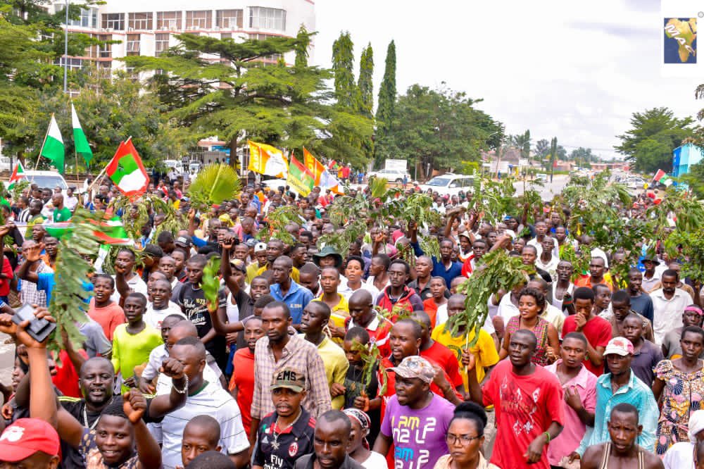 nancymutoni's tweet photo. Turi kumwe twese Birashoboka. Together we can! #Burundi https://t.co/JSLb3MgEEj