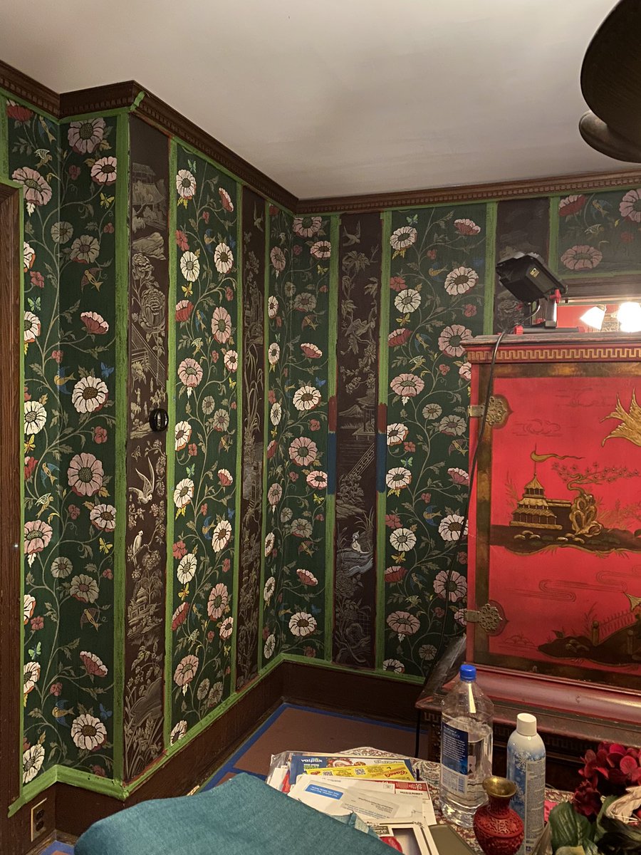 My life... I am way down in the thick of it! Totally worth it! #rabbihole #chinoiseriestyle #decorativeartist #muralist #ArtistOnTwitter #artistsontwitter