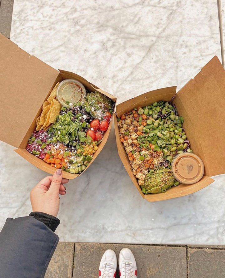 Please romaine calm!! This duo is here to stay 🥗⁠
Baja and Floke box are available at all locations⁠
⁠
Thanks jenniferdao for stopping by ✨⁠
⁠
Order online 👉🏽 zpr.io/HShza