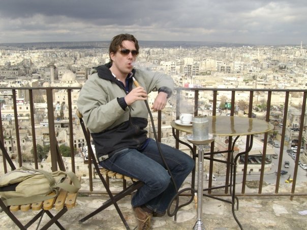 11) One of my favourite countries in the world when it comes to friendliness and hospitality of the locals is  #Syria. Such warm people! Truly heart-breaking to see how that country had to suffer under civil war/ISIS barbary. Picture taken on the  #Aleppo citadel walls.