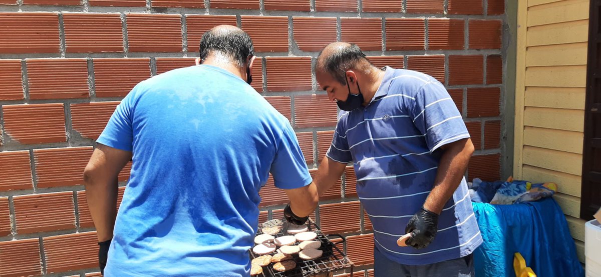 maritoxalcaraz's tweet photo. 🍔Sábado con ricas hamburguesas de #Friar y pan de #Posceres🍔 https://t.co/lM4BrrVjwA