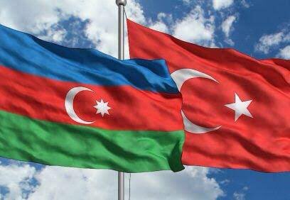 Eceli gelen köpek,cami duvarına işermiş.

#KarabakhisAzerbaijan 
#LongLiveAzerbaijanArmy