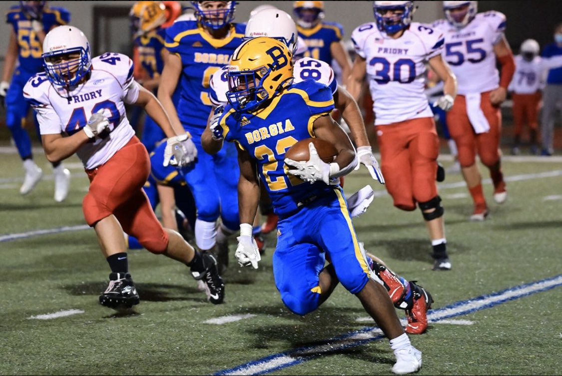 alonzomacd2's tweet photo. Extremely thankful and excited to be named class 3 first team All-District &amp; All-Conference Runningback ! Special thanks to @elitefootball &amp; @Cinco6 for pushing me this offseason to get better! https://t.co/Hy2jcM06AH