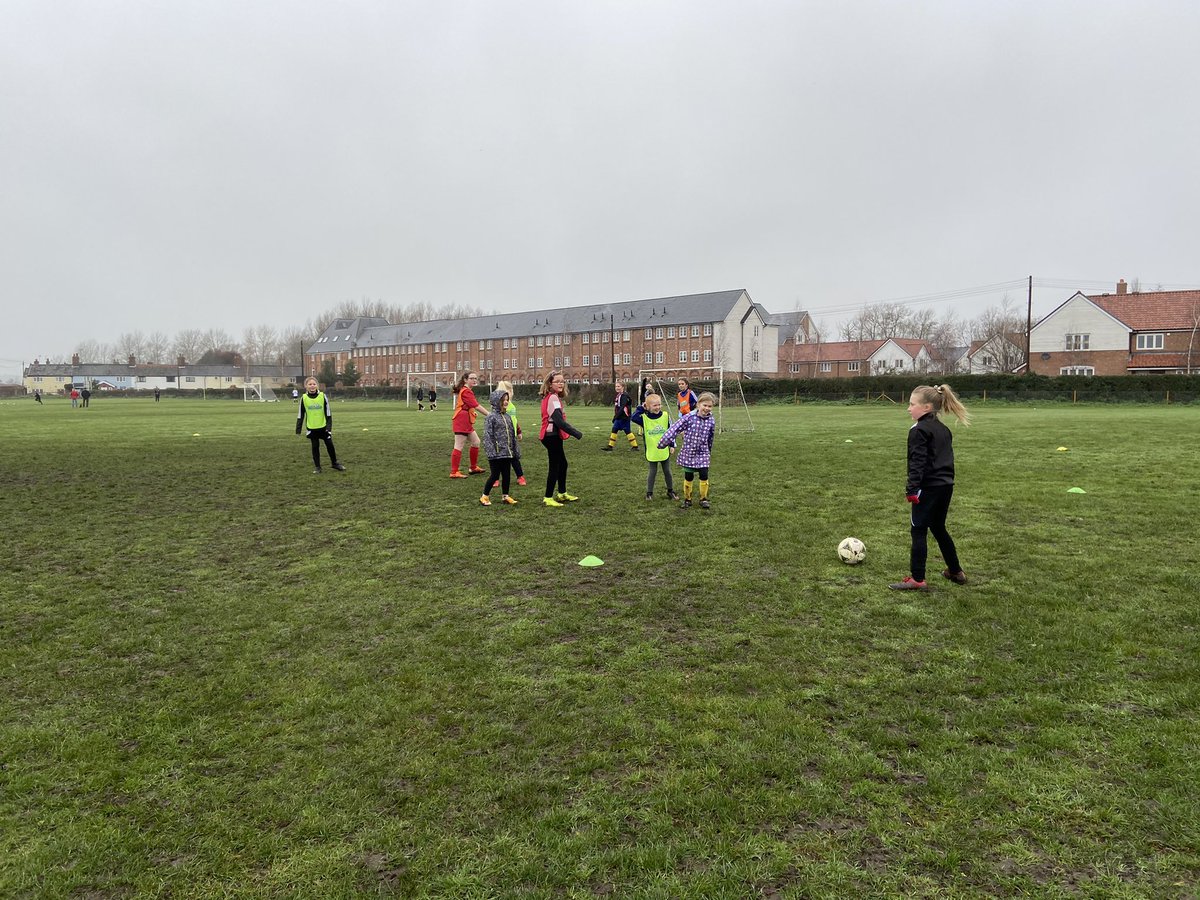 TownBungay's tweet photo. The horrible weather didn’t affect the girls this morning ⚽️. #wildcats #thisgirlcan #football https://t.co/JvJWehGim3
