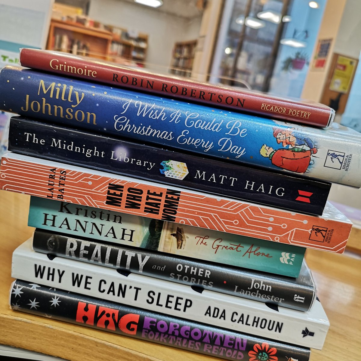 shinyshona's tweet photo. Lunchtime walk to visit @MULibraryCat and checking in lots of new stock #MaynoothLibrary
#SaturdayLibrarian https://t.co/qJNnQ0B4WJ