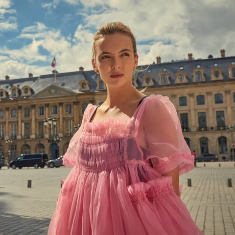 villanelle - swarovski crystal mask. may or may not be effective but it’s fine because she’s practicing social distancing