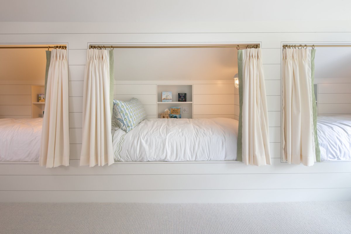 C_finehomes's tweet photo. Bring the family! This bunk room adds fun to our Harbor View home, while providing some serious sleeping space. I call middle! #homebuilder #custommade #capcod #capehome https://t.co/14DWNoubRs