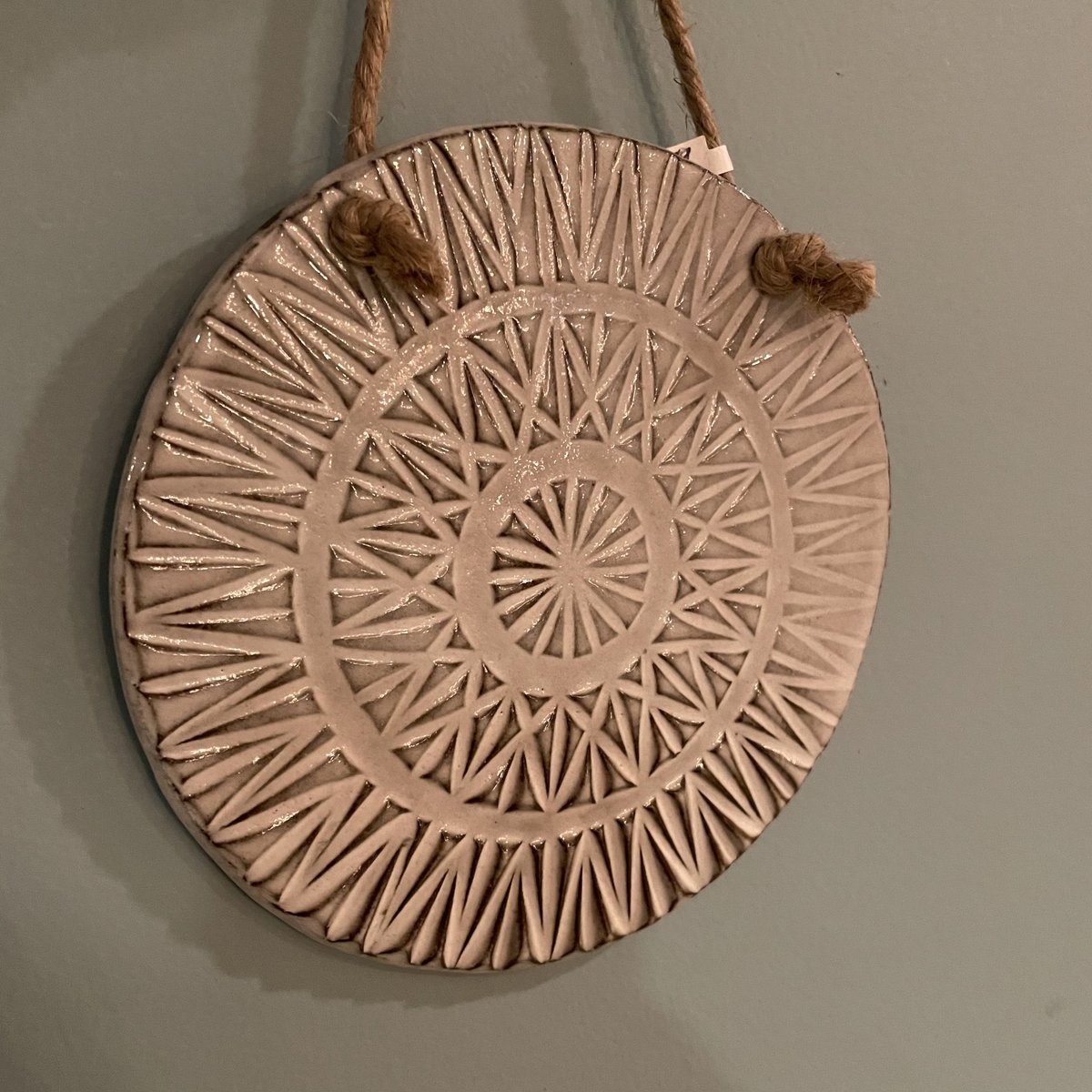TheStation10's tweet photo. Beautiful Mandala inspired ceramic piece. Made by Evelyn Taylor Designs .
#stationcoffee Shop Merchantville  @Eilandarts  #showsomeloveandsupport❤️ https://t.co/5Vw4RvuZI4