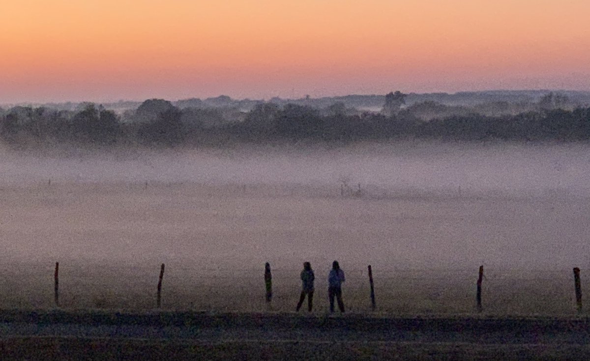 RClemons89Cru's tweet image. This view from my front porch yesterday reminded me that even as my wife battles cancer on a cloudy, rainy day, the Divine Artist is still painting beauty in our lives. #MasterCreator #HeIsLord #TrustingHim