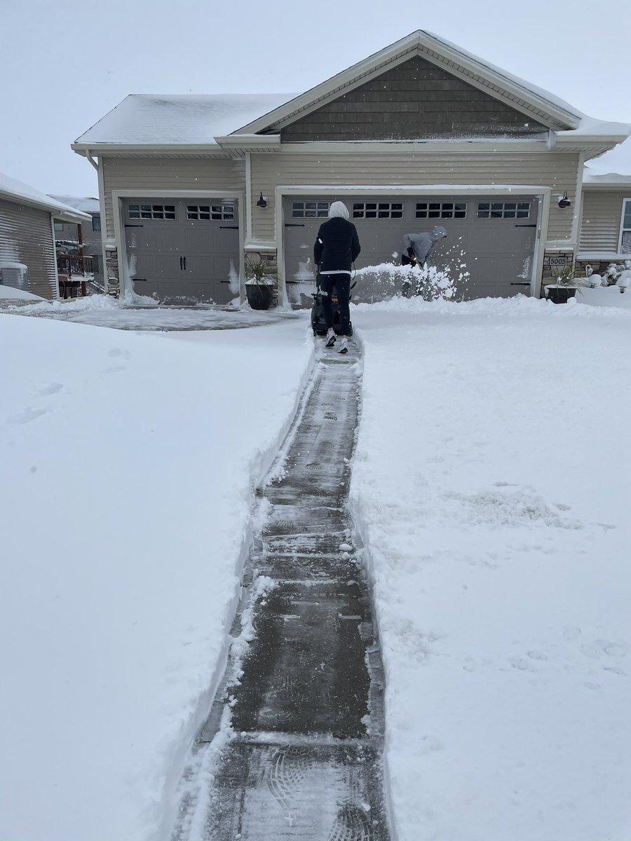 BigBluebyeU's tweet photo. Fresh off a stat stuffing  win for @ACHSboyshoops , @Caden_Kelling3 is out here taking care of his snow removal accounts! https://t.co/OBZFmkuVIr