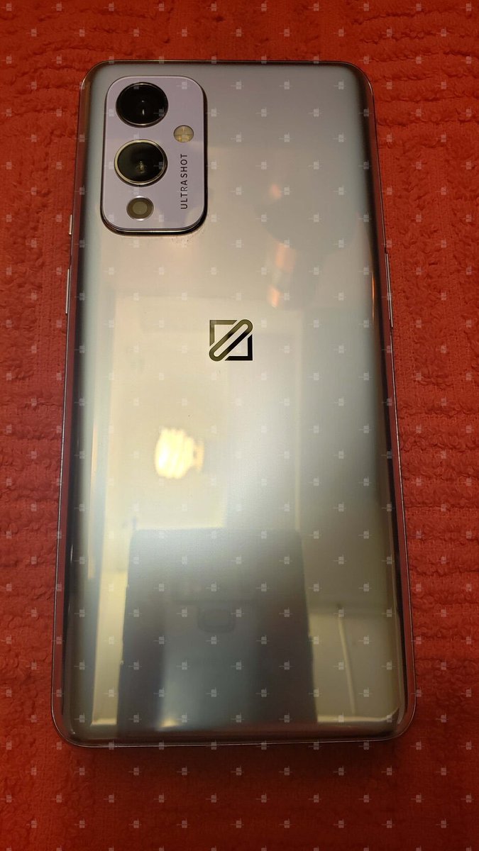 2techboyz's tweet photo. #OnePlus #OnePlus9 Exclusive😱first look of OnePlus 9 5G.
Don't think this is just the prototype😁
#OnePlus9Pro #OnePlus #OnePlus9 https://t.co/hfRVfxVyh0