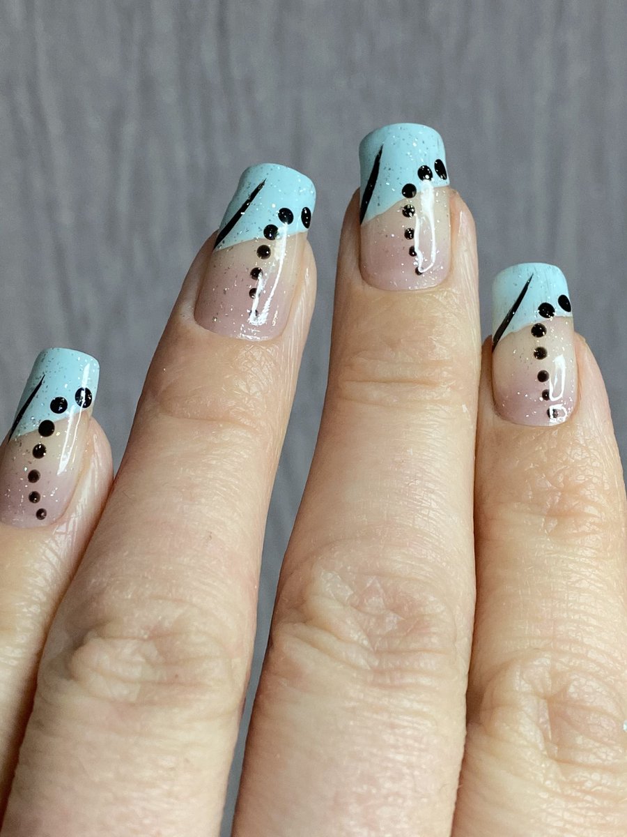 nailsbylyn's tweet photo. Sometimes itβs a little simple design #nailsbylyn #nalanails #nailart https://t.co/jBBzZBy0TJ