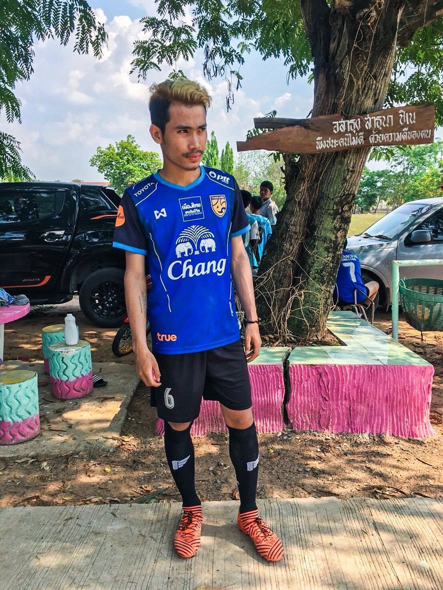 ZeedFootball's tweet photo. หล่อเข้ม ❤️ #นักบอล #นักบอลหล่อ https://t.co/IyeuXWGpiH