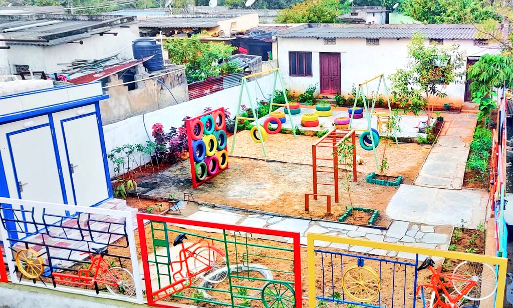MC_GWMC's tweet photo. 1st of its kind, #MicroPark for mini citizens of today!
Developed under state govts flagship #PattanaPragathi program.
Inaugurated by Hon'ble MLA East @TrsNarender Gaaru.
With only 210 sq yds of land in Massaiah Nagar #slum using #recycled objects.
@KTRTRS
@arvindkumar_ias https://t.co/ffVSglvIpw
