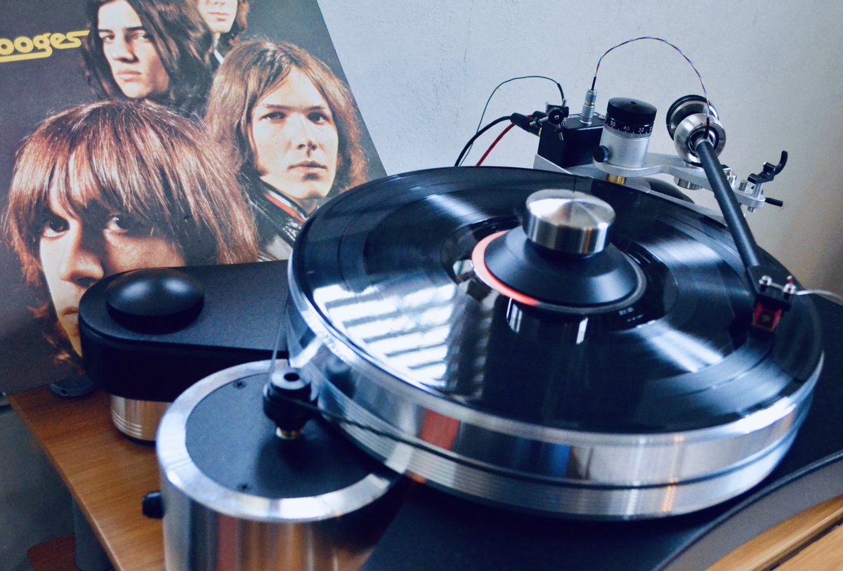 sonatahifi's tweet photo. I wanna be your dog...
#NewRelease the @vpiindustries #Prime21 #Turntable #vinyl #musiclovers #classicalbums #SaturdayMotivation #Sonata #LondonHiFi #WhereSoundBecomesMusic https://t.co/4ElHuh2C16