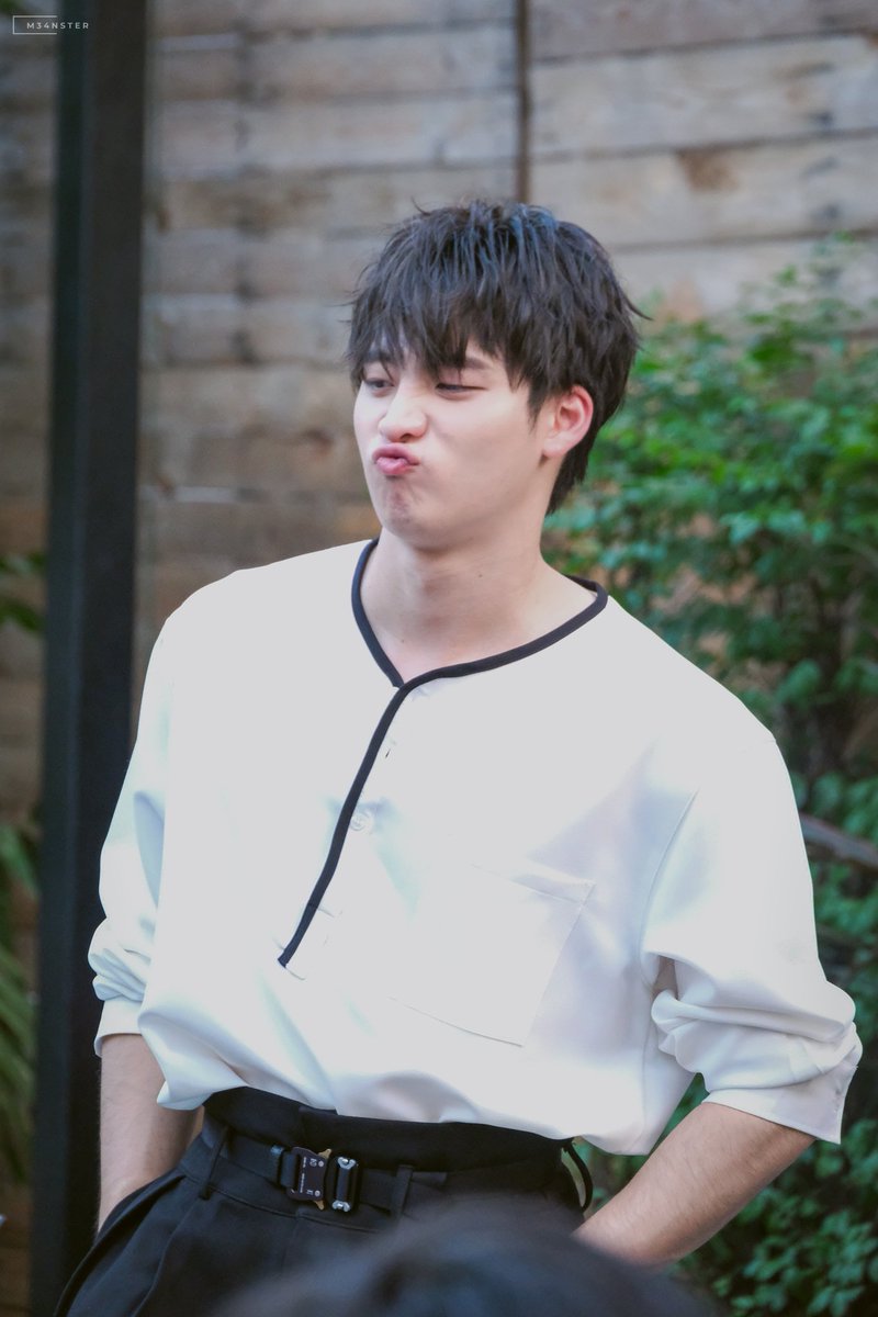 M34NSTER's tweet photo. 「２０１２１２」

มุแงงงง

#มีนมีตหมูทะ
#MeanPhiravich https://t.co/EFq3fYvmHE