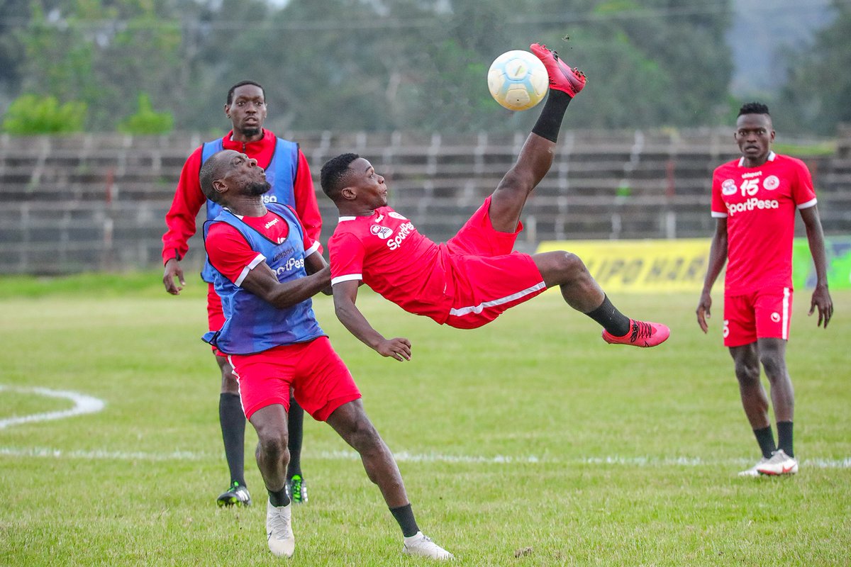 SimbaSCTanzania's tweet photo. Mazoezi ya kujiandaa na mchezo 💯

Tunasubiri mchezo tukamalize kazi 💪🏽 #NguvuMoja https://t.co/sxX1gZl9jC