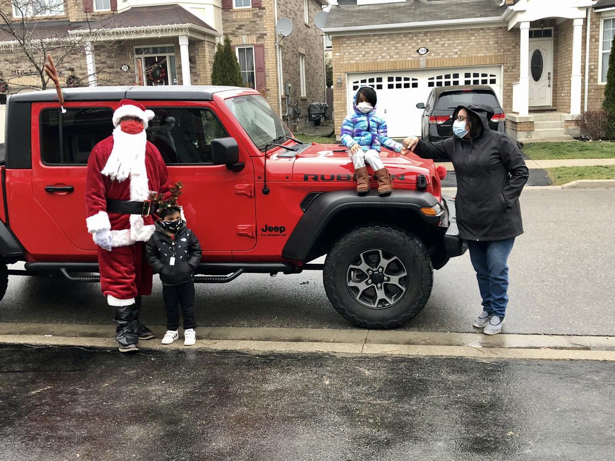 shaf_ht's tweet photo. Santaโs first stop of the day on the #santadriveby as #santasdreamteam collects donations for @CTVToronto and @ToyMountain ! #mytoymountain https://t.co/Bkmaeltbqi