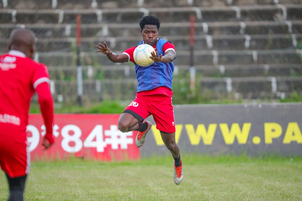SimbaSCTanzania's tweet photo. Mazoezi ya kujiandaa na mchezo 💯

Tunasubiri mchezo tukamalize kazi 💪🏽 #NguvuMoja https://t.co/sxX1gZl9jC
