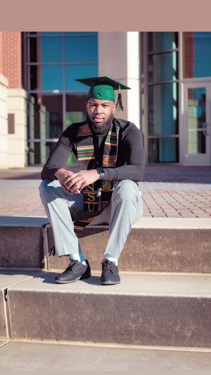 YoDingle_'s tweet photo. More Life & More Blessing I’m finally done forever gratefully ! 🎊🍾👨🏾🎓 -Yodingle Out ✌🏾
#RIPTay #LongLiveDaDon 👼🏾🙏🏾
#Classof2020 🔰 https://t.co/APNu0nHeuz