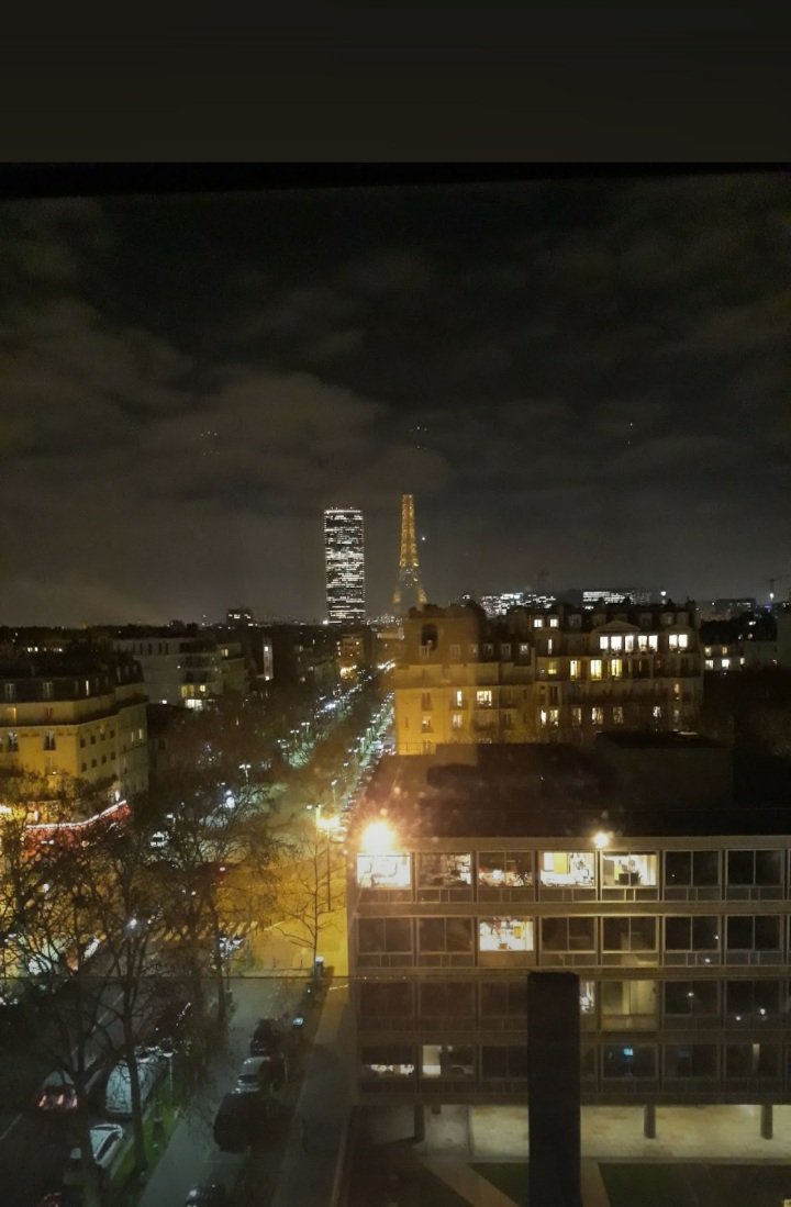 Surprenante union entre Eiffel et Montparnasse #culture #science #éducation <a href="/Paris/">Paris</a> où ai je pu prendre cette photo? <a href="/RichardBouigue/">Richard Bouigue</a> 🤔🤪