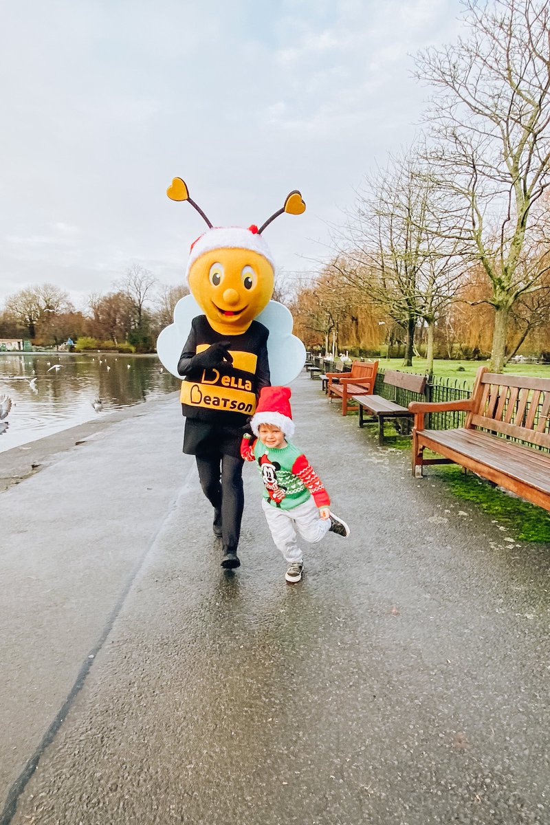 onetakewoop's tweet photo. Great fun with @Beccasmith_BS supporting @Beatson_Charity today #BeatsonSantaDash #Glasgow #charity #fundraising https://t.co/U56BWKGKCG